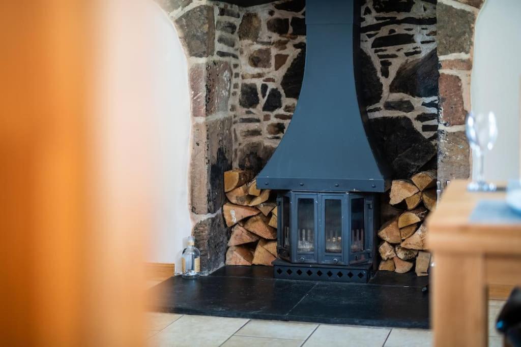 Cosy & Rustic Retreat - Woodland Cottage. Нерн Екстер'єр фото